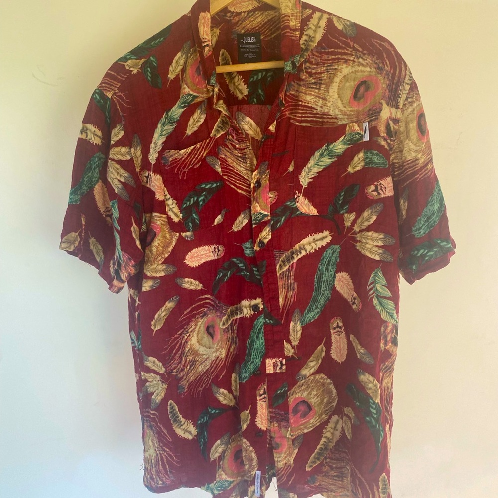 publish floral pattern/ Hawaiian style shirt.